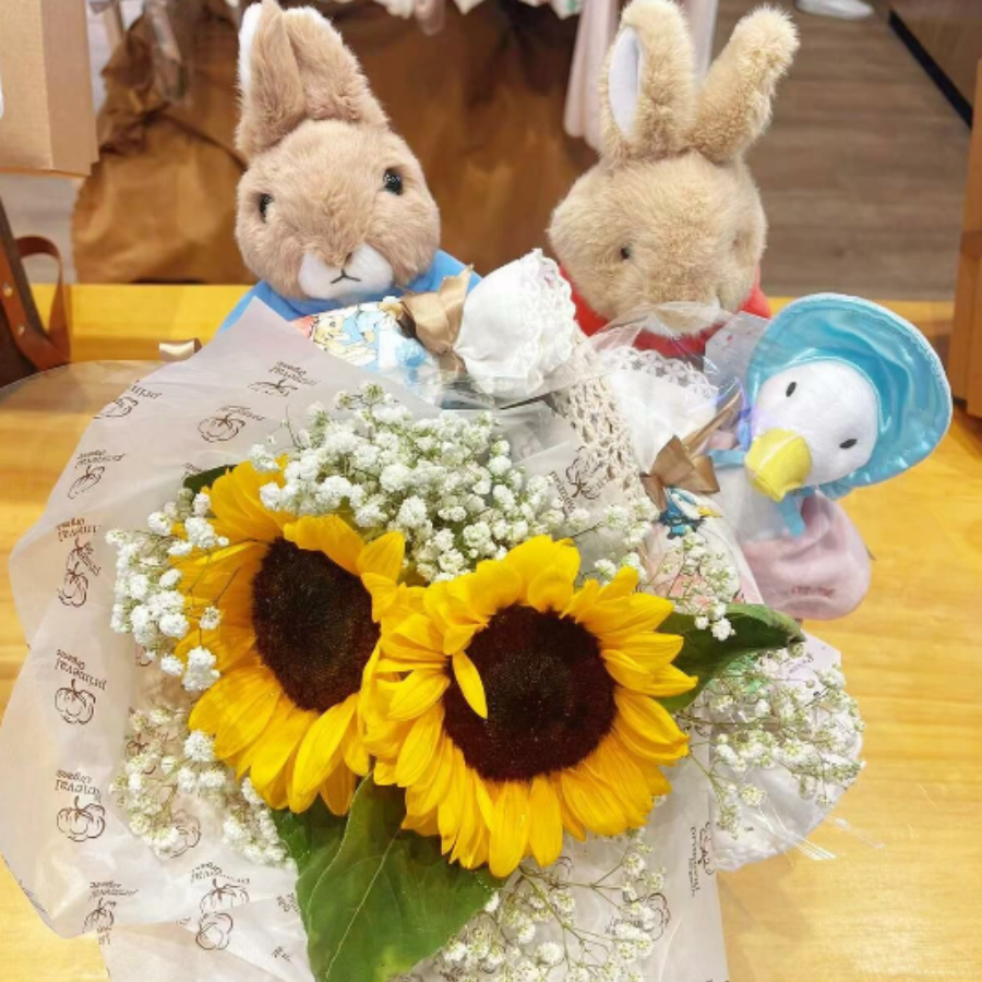 Peter Rabbit Flower Hamper