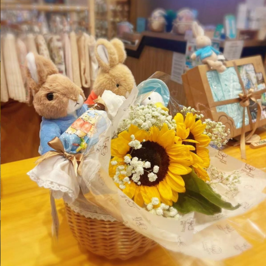 Peter Rabbit Flower Hamper