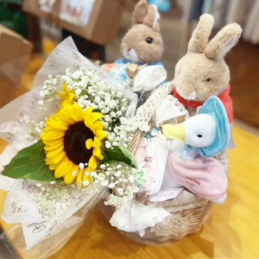 Peter Rabbit Flower Hamper